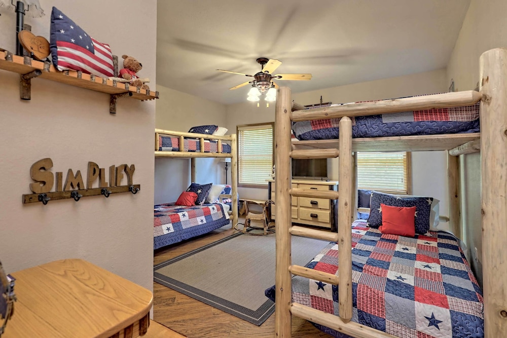 Spacious 'eagle's View' Luxury Cabin w/ Views view 2