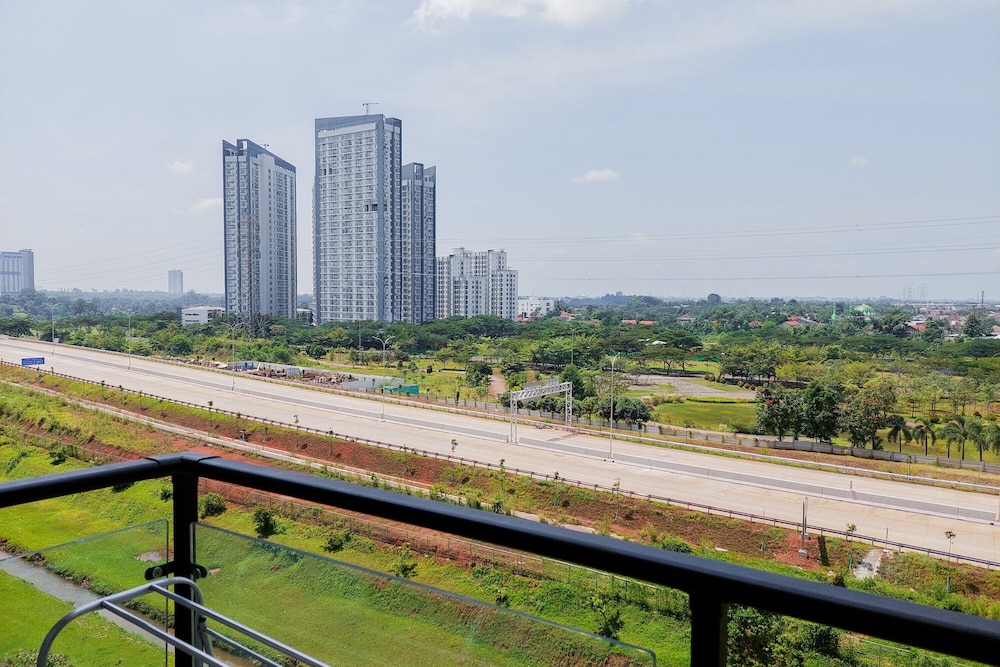 Comfrot 2Br At Sky House Bsd Apartment