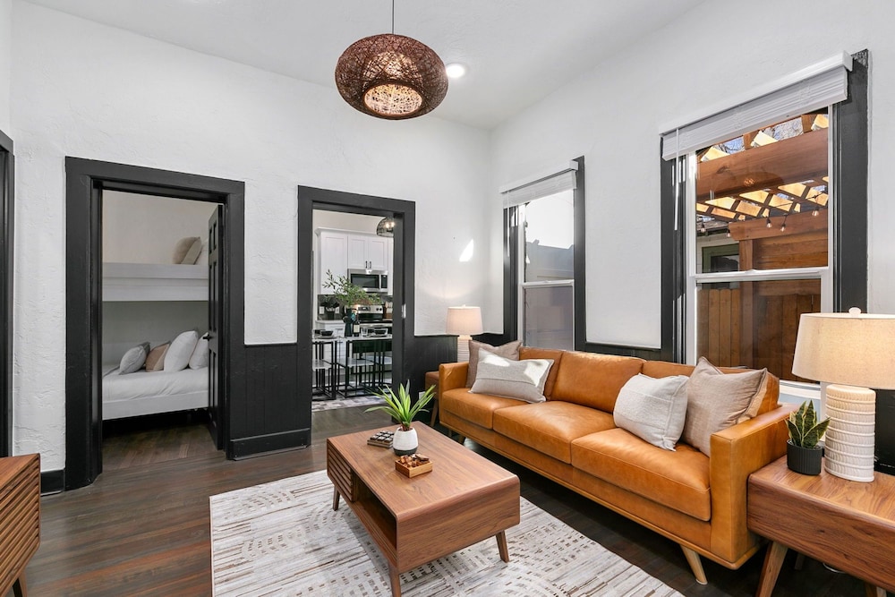 Old Town Retreat w/ Hot Tub Perfect for Groups!
