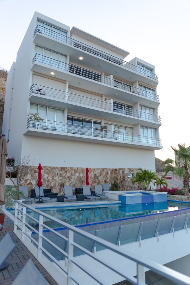 Cascadas de Pedregal 711 3 BR by Casago