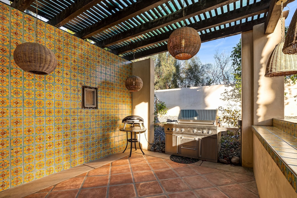 Villa del Gallo by Avantstay Luxury Group Retreat Pool Putting Green