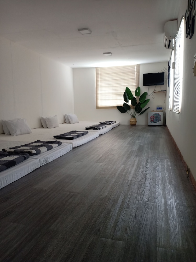 Tan An Guest House