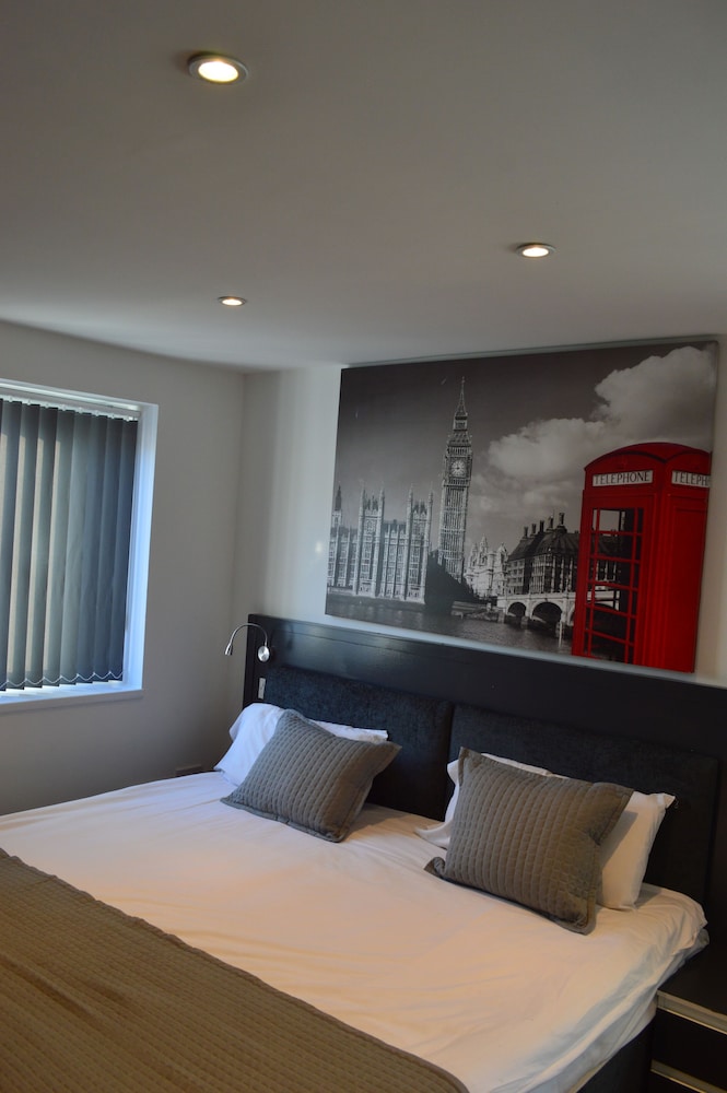 Leicester Vacations - The Bell Gate House - Property Image 57