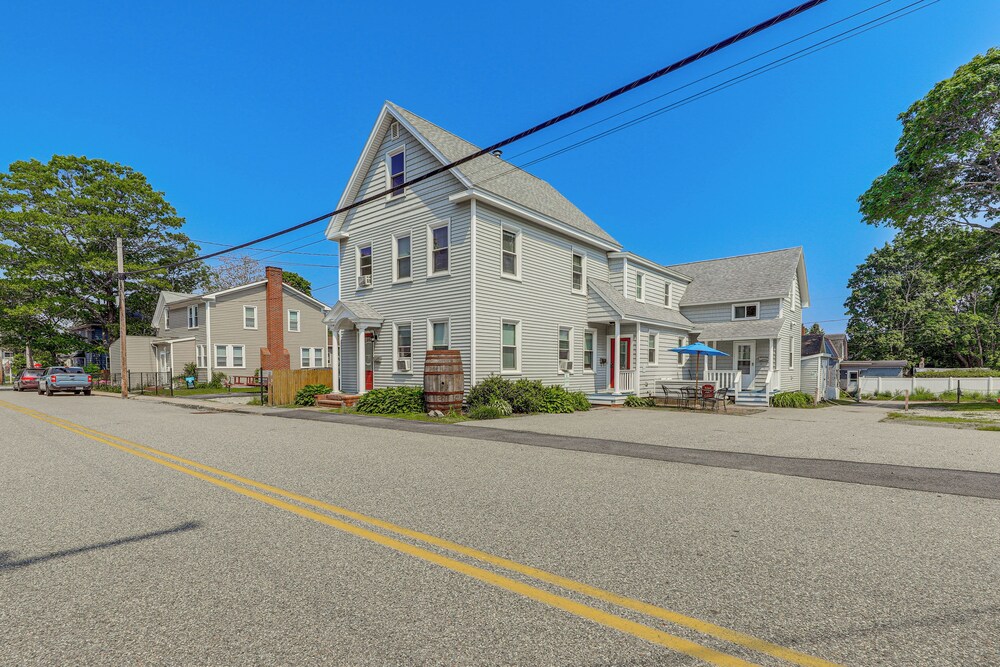 Walk to Pier & Ocean: Apt in Old Orchard Beach!