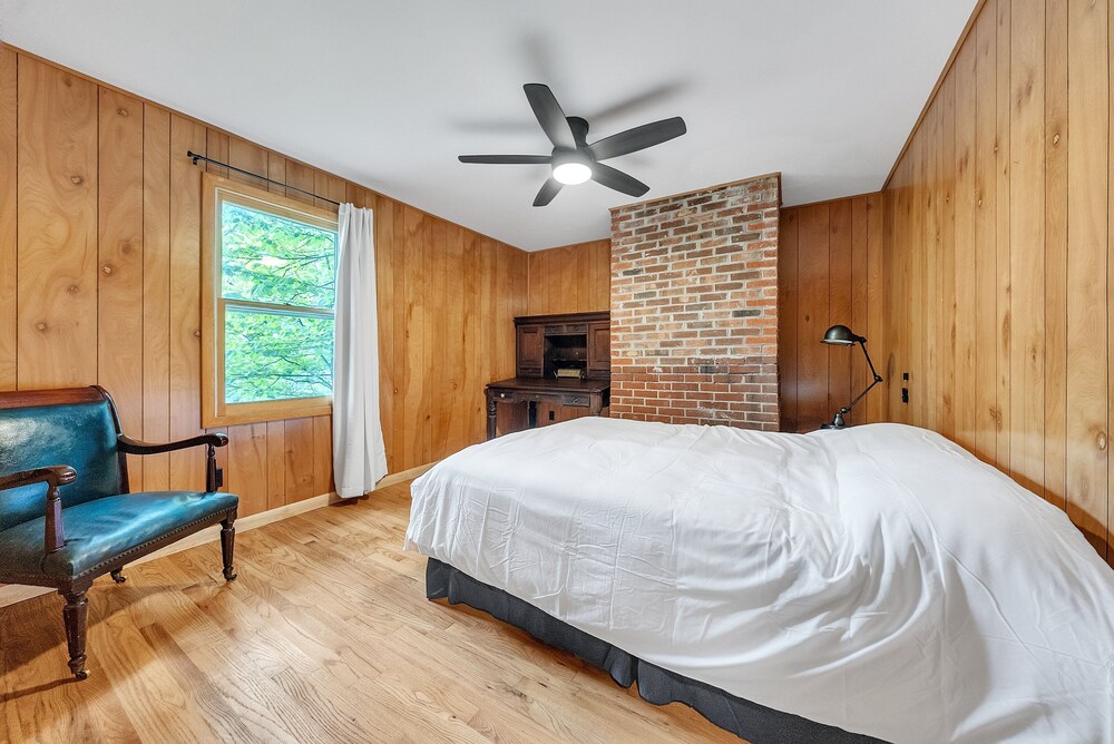Peaceful Lakefront Getaway On Cayuga Lake 4 Bedroom Cottage