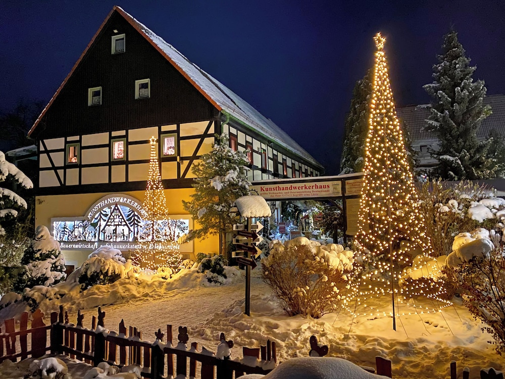 Ratags Kunsthandwerkerhaus GmbH & Co. KG