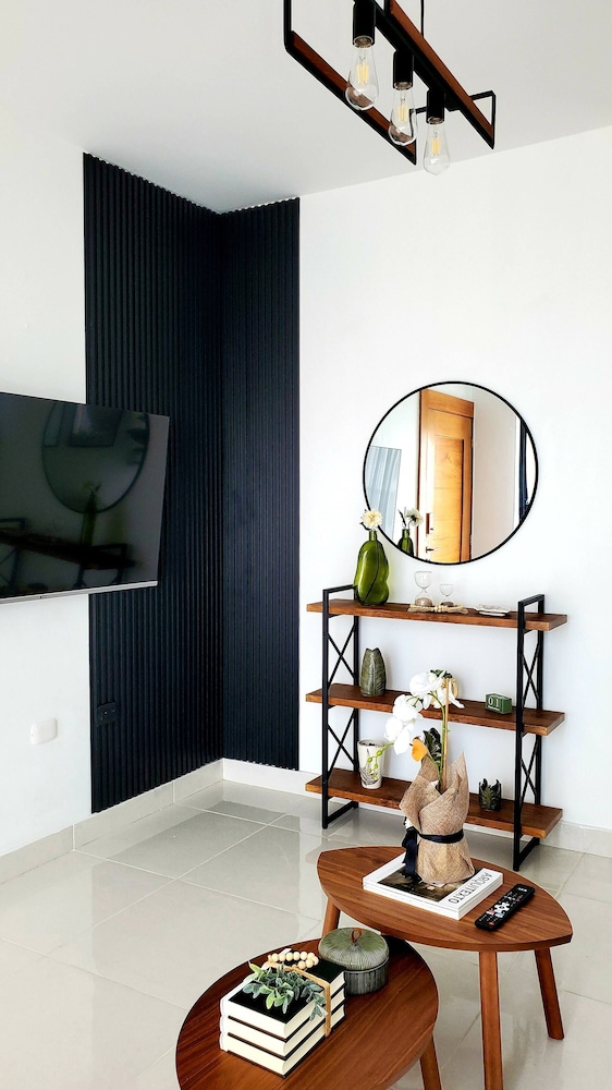 2 Bedrooms, 2 Bathrooms, AC, Wifi, Pool, Gym, No Blackouts, Santiago