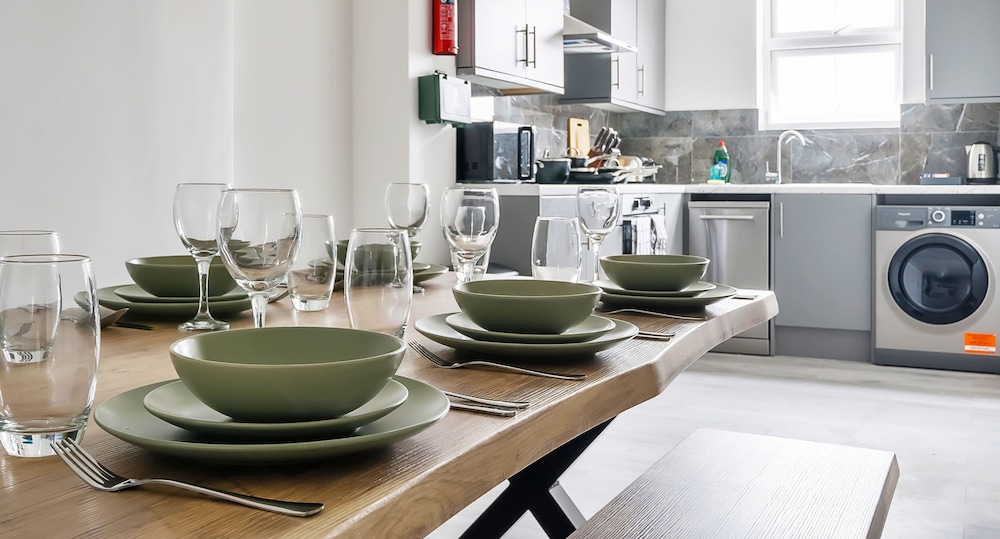Modern Town Center Apartments Aldershot