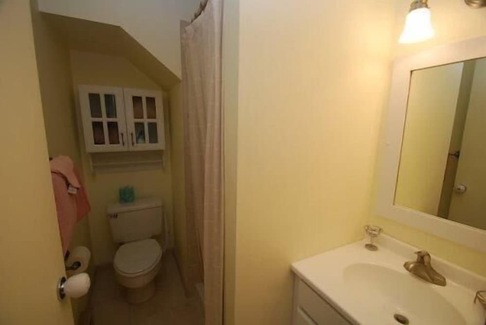 Red Fox Town home 3 Bedroom Apartment by Key to the Rockies