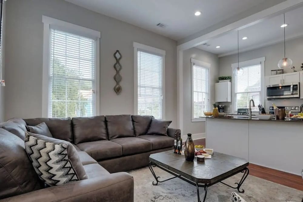 Beautifully Renovated 5 bedroom 5 bath