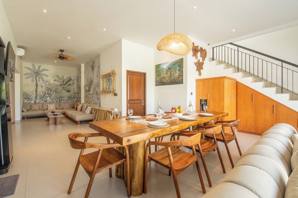 4 Bd Seminyak Retreat, Rice Fields 4 Mins to Beach
