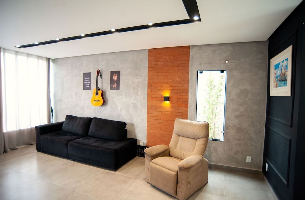 Casa pet Friendly c Piscina Churrasqueira e Wi-fi