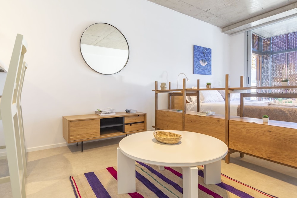 Floralis Suites by Be Local