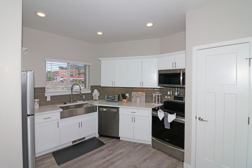 Modern Ascend 2 Bedroom Townhouse
