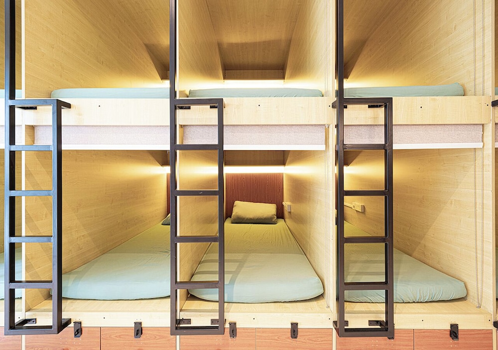 Next'House - Business Boulevard Hostel