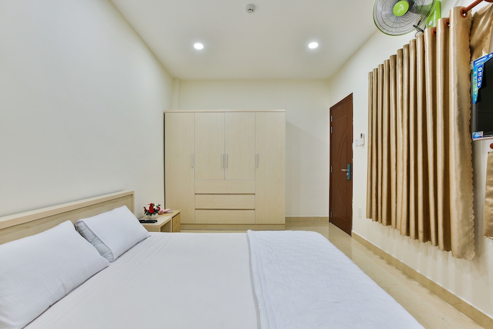 Goldstay 218