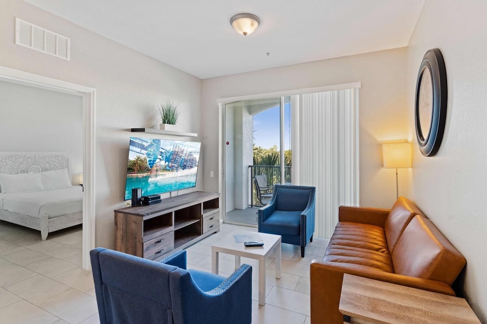 Vista Cay Swanky