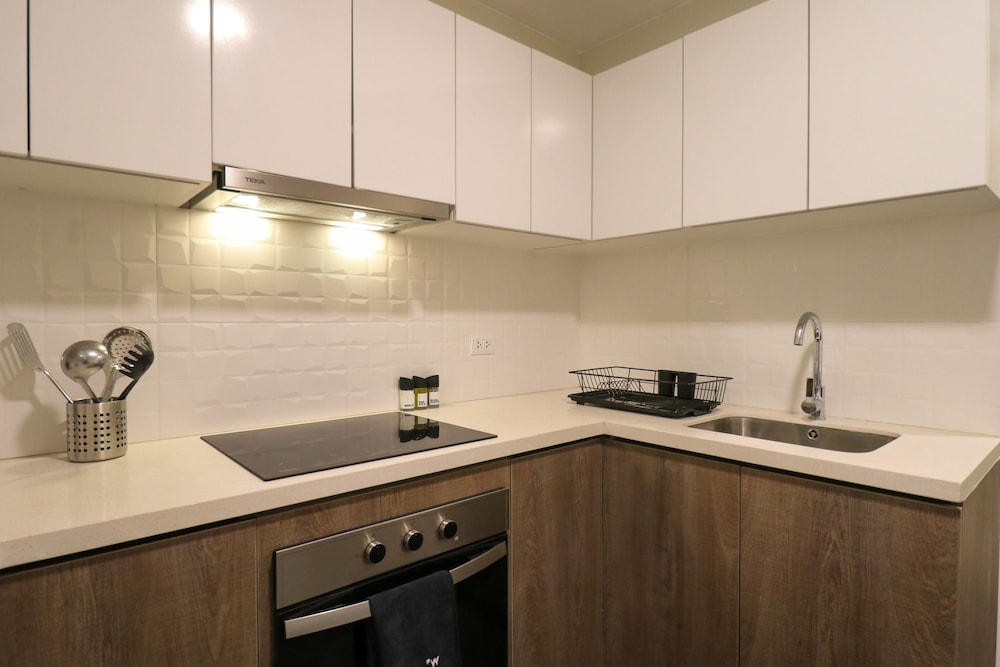 w Breathtaking 2BR With Balcony in Miraflores