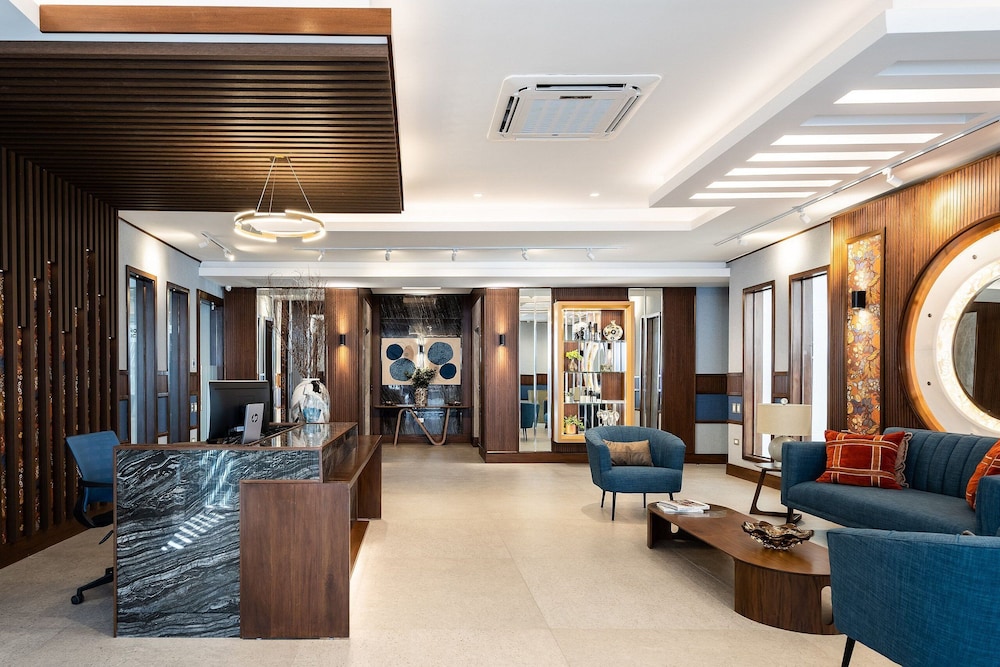 Shalom Residences By YellowKey