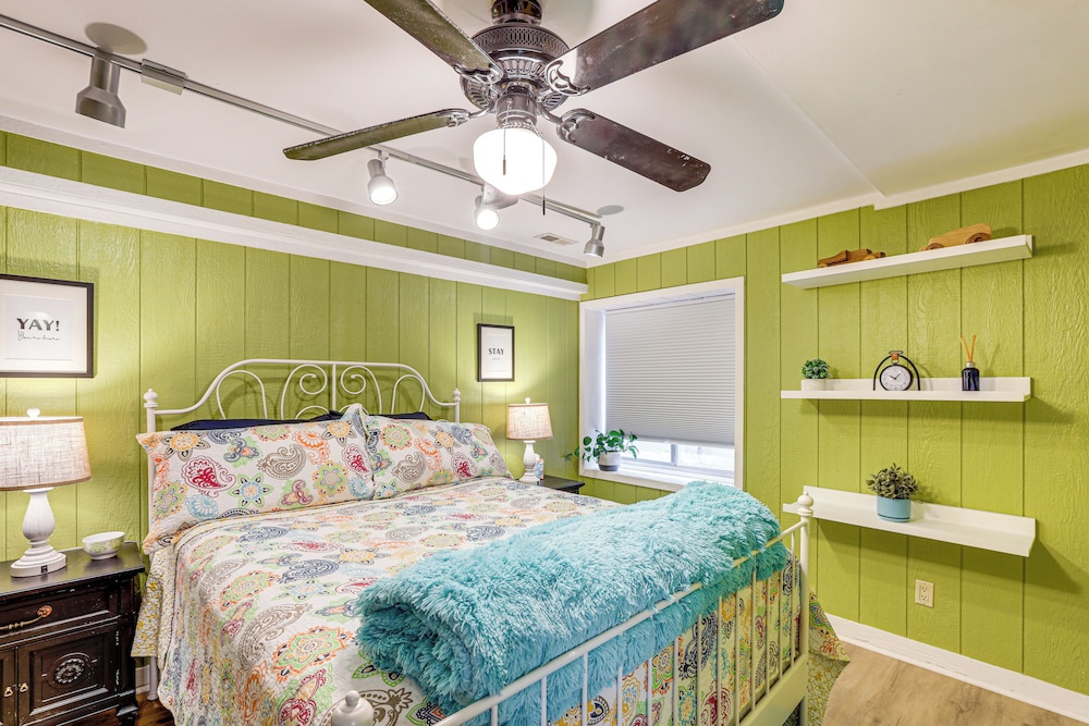 Walk to Empower Field & Sloan Lake: Charming Apt!