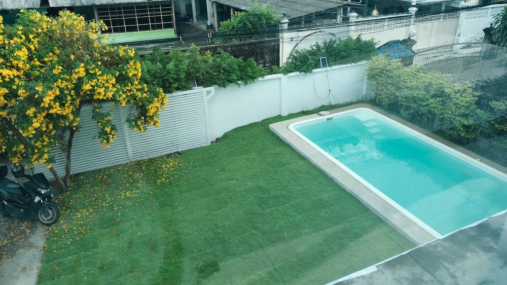 Modern Private Pool Villa in Sukhumvit