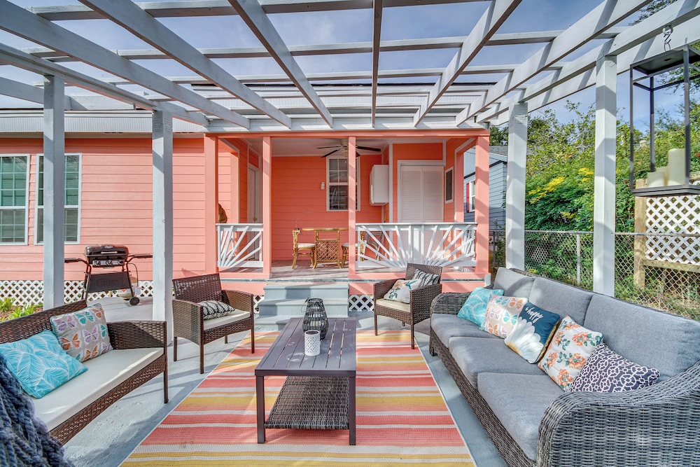 Hotel Gulfport Vacation Rental w/ Patio & Game Room! - Image 1