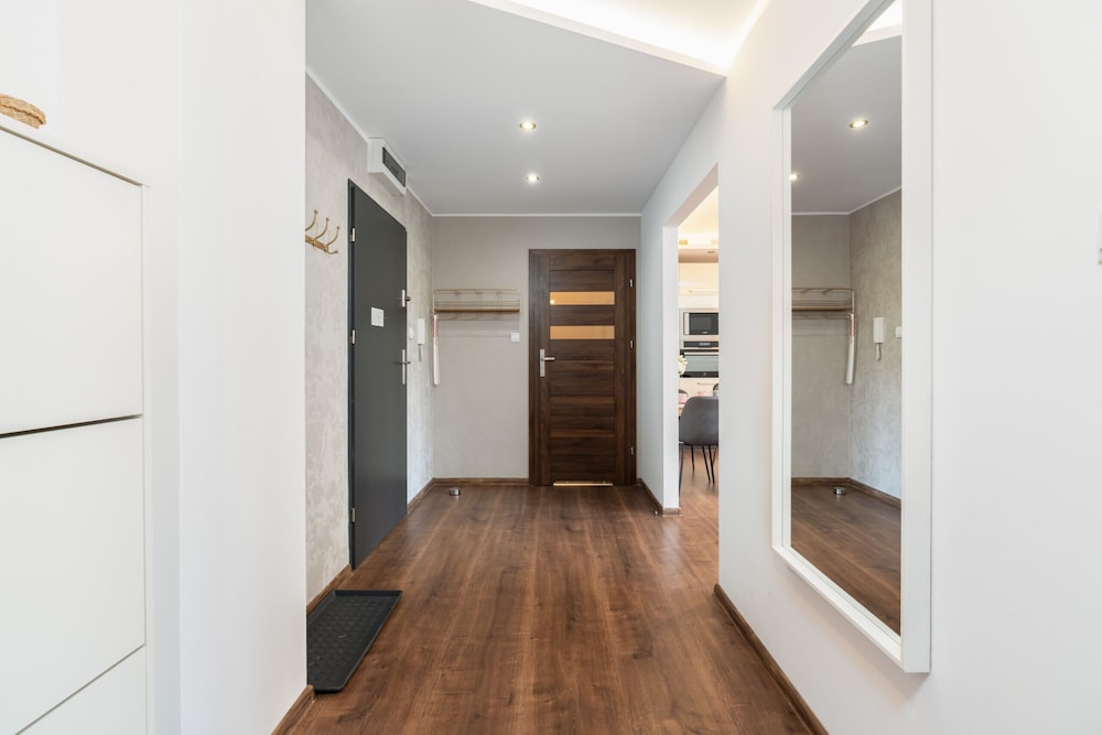 Kosinskiego With Parking by Renters view 4