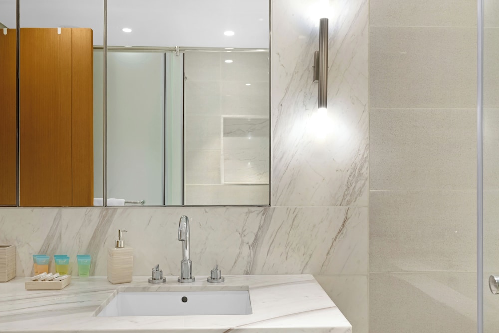 Roomszy Residences - Opera Grand