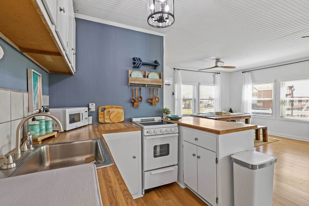 1 Mi to Shore: Bright Jamaica Beach Getaway! view 5
