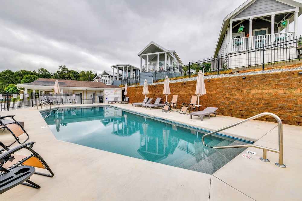 Community Perks + Views: Cozy Lake Norman Cottage