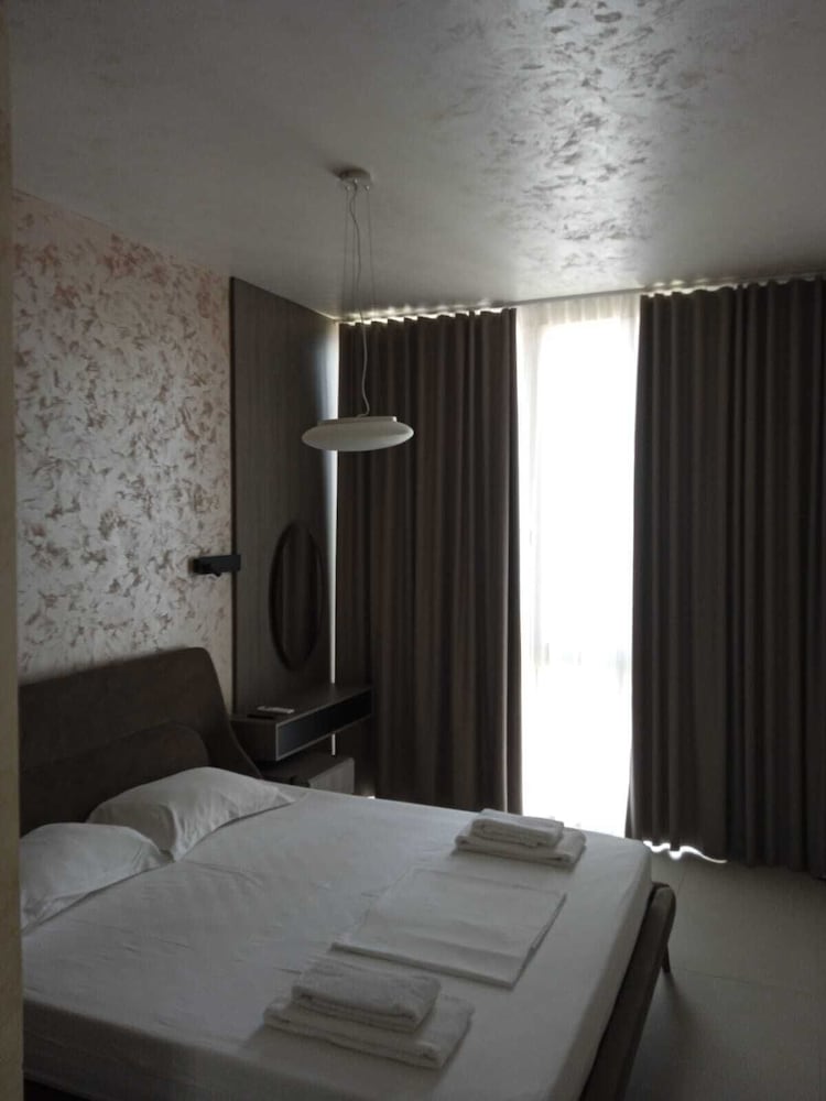 Whisky Green Coast Hotel & Apartments