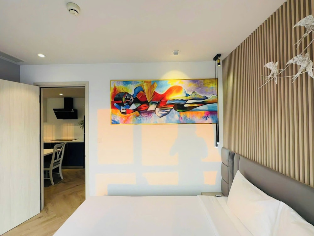 Gold Coast Balcony Serviced Apartment