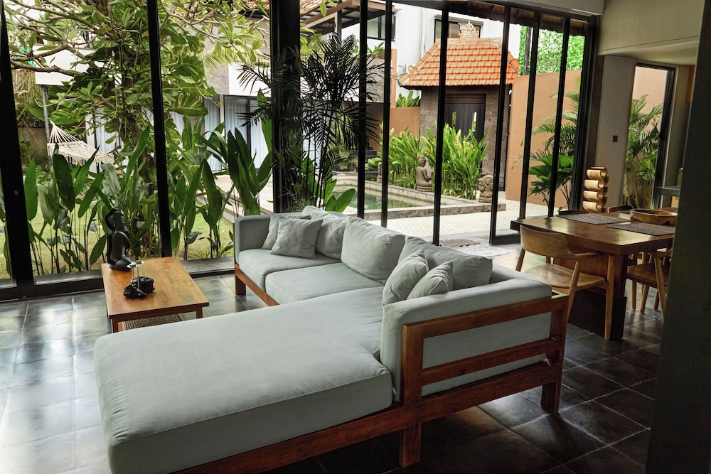 Villa Savaya Canggu Batu Bolong