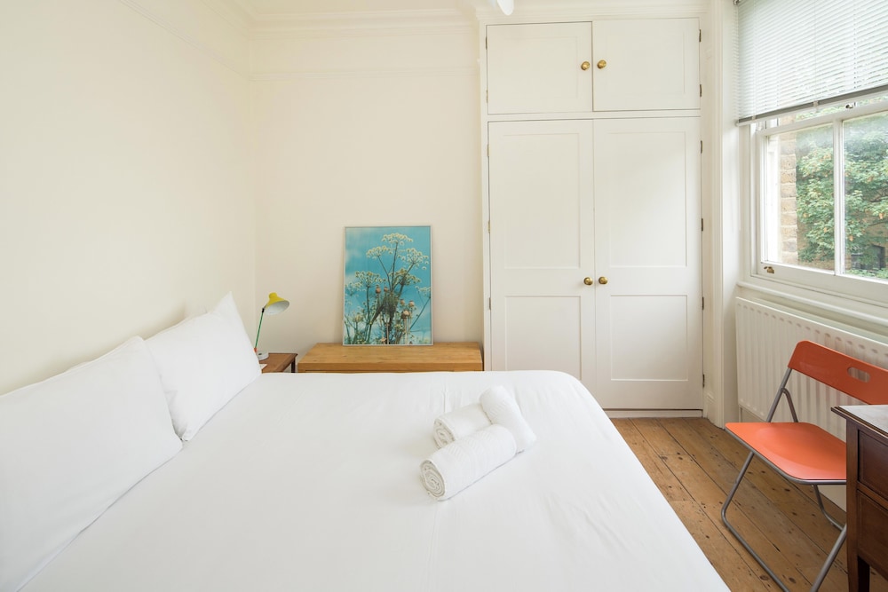 1BD Flat Stoke Newington Well Connected City Centre
