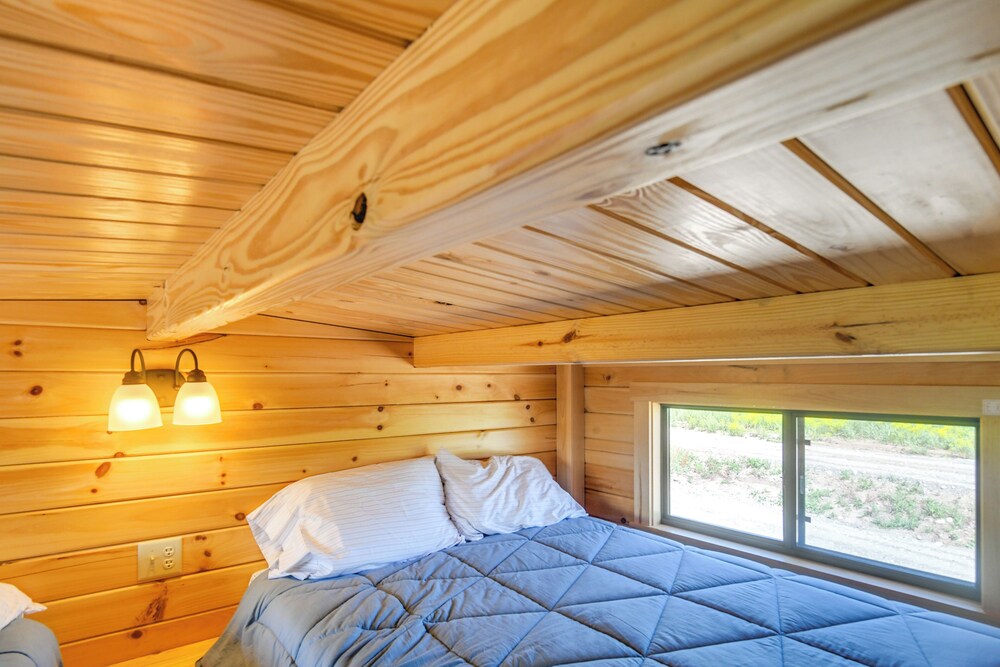 Teton Mtn Views: Peaceful Riverfront Cabin!