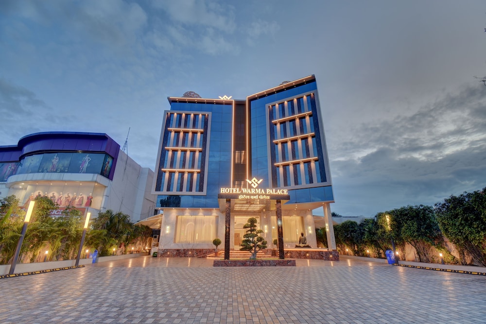 Hotel Warma Palace