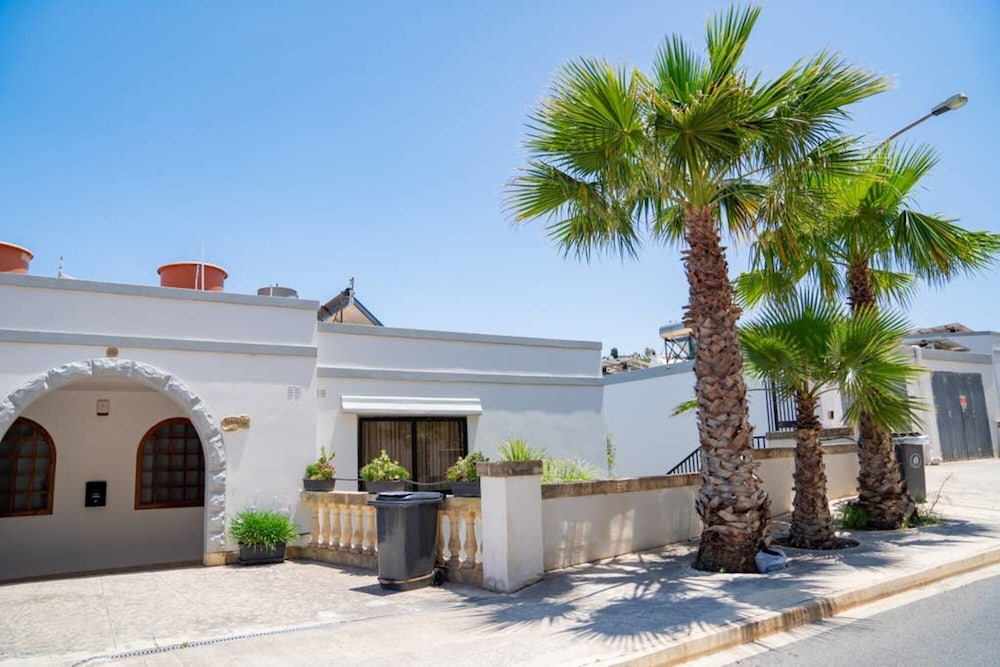 Villa Hibiscus 3 Bedroom Villa With Private Pool view 5
