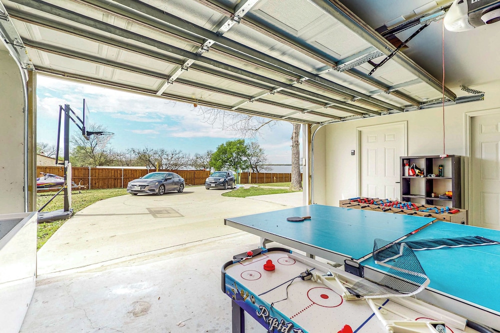 Lake Tawakoni Thrills - Cozy Home!