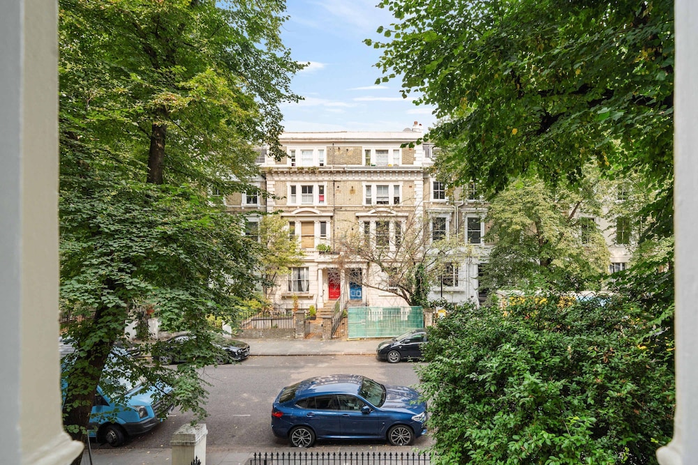 Modern 2 Bedroom Apartment in Notting Hill