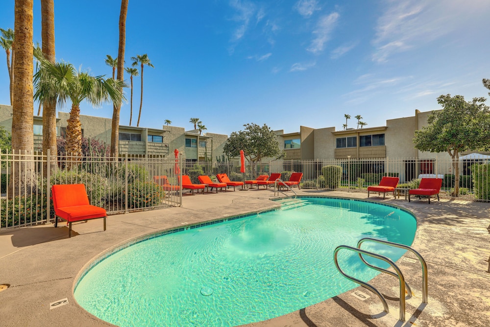 Walk to Old Town: Scottsdale Condo w/ Pool Access!