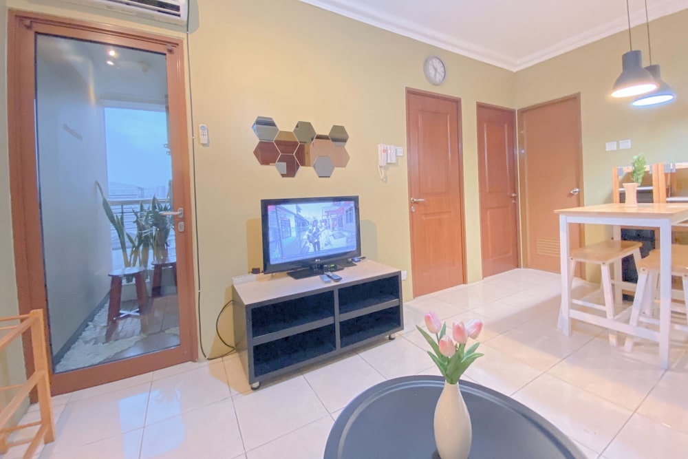 Gorgeous 2Br At Grand Setiabudi Apartment