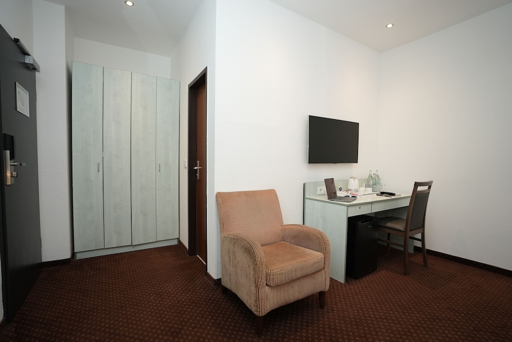 Frankfurt Vacations - Hotel Attache - Property Image 43