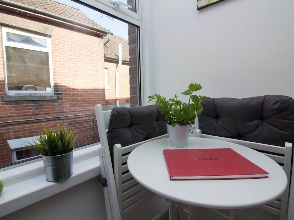 Beddoe Apartments
