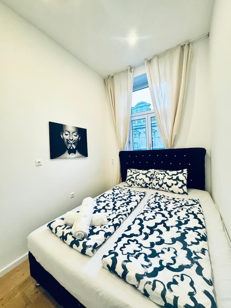 Spacious 3BR Near Kaufpark Alterlaa