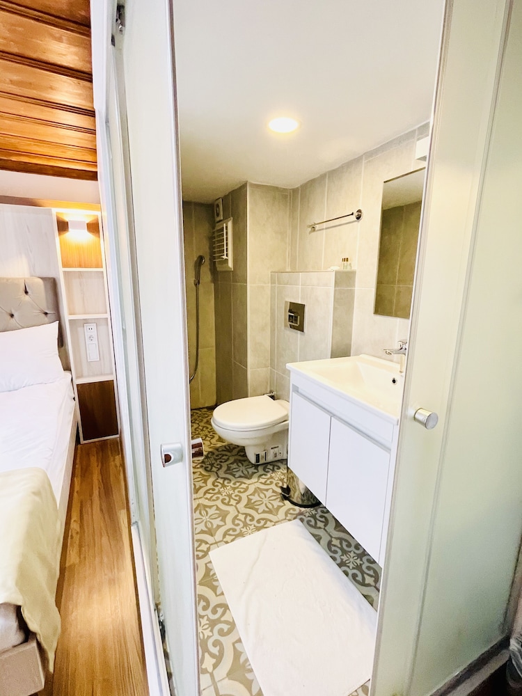 Qonaq Otel - Image 35