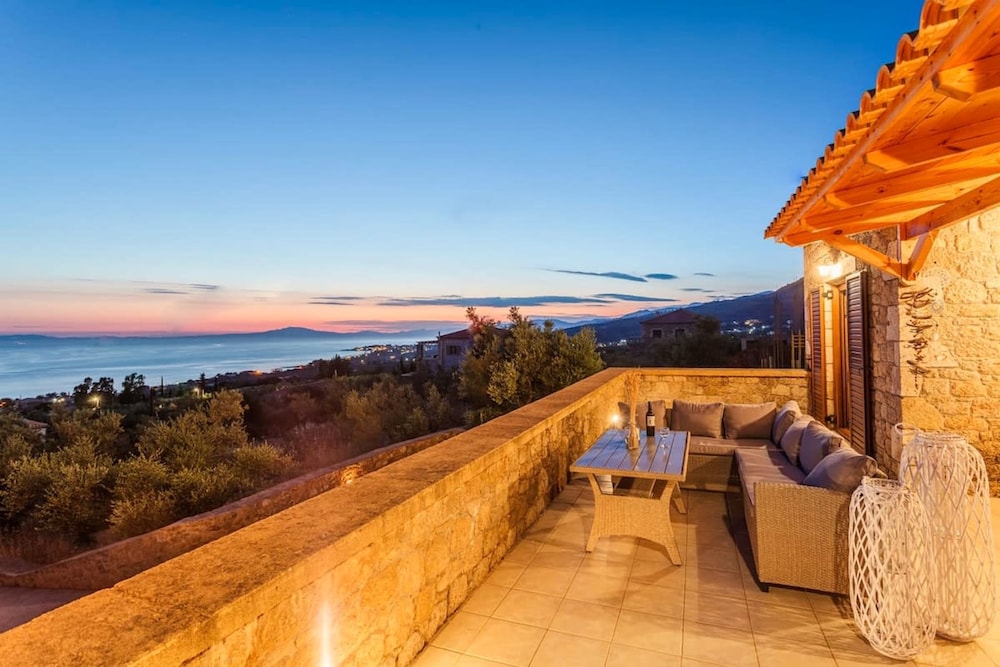 Mani Panoramic Seaviews - Luxury Summer Haven