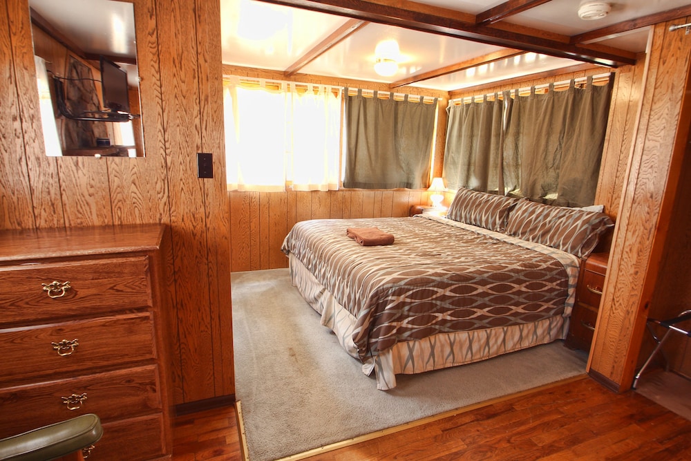 Tiny Town Cabins - Property Image 14