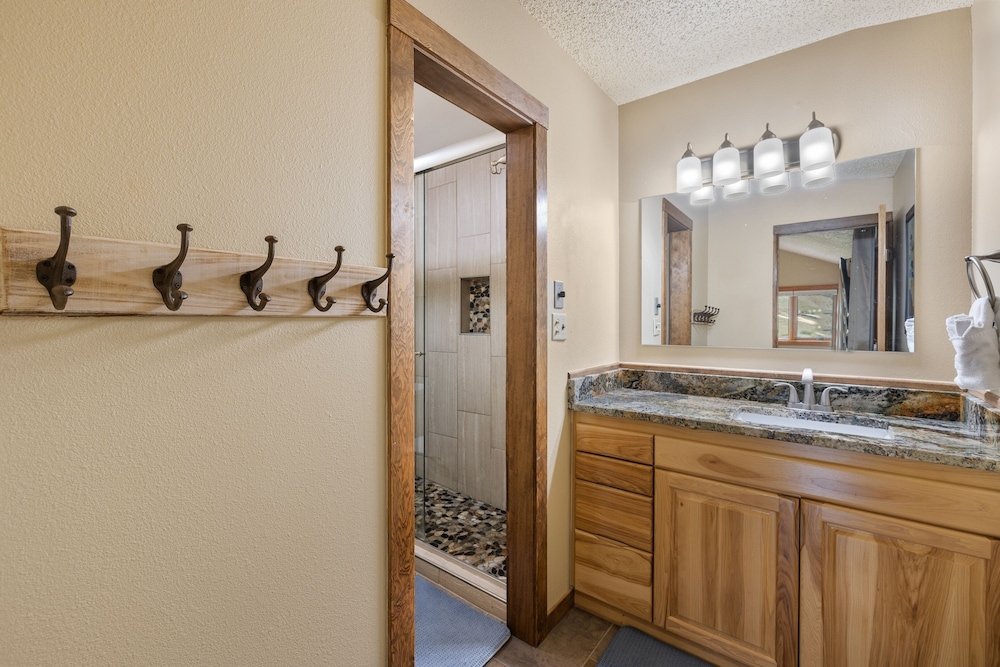 Fp300 Foxpine Inn 2 Bedroom Condo