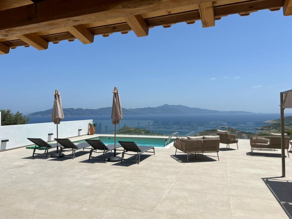 Four Seasons Villas