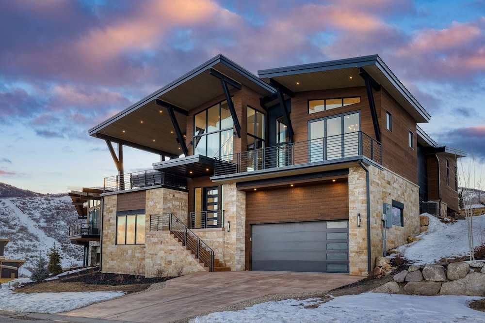 Orion by Avantstay Luxury 5bdr Ski Home w Views Minutes to Deer Valley Lift